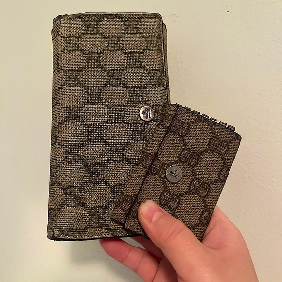 Gucci Handbags - Gucci bundle long wallet on chain and key holder